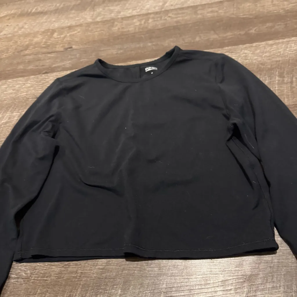 Girlfriend Collective Black Reset Cropped Long Sleeve Top - Image 5