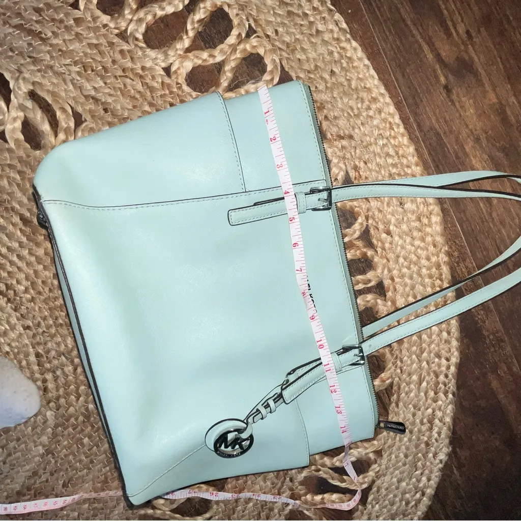 Gorgeous baby blue Michael Kors purse - Image 5