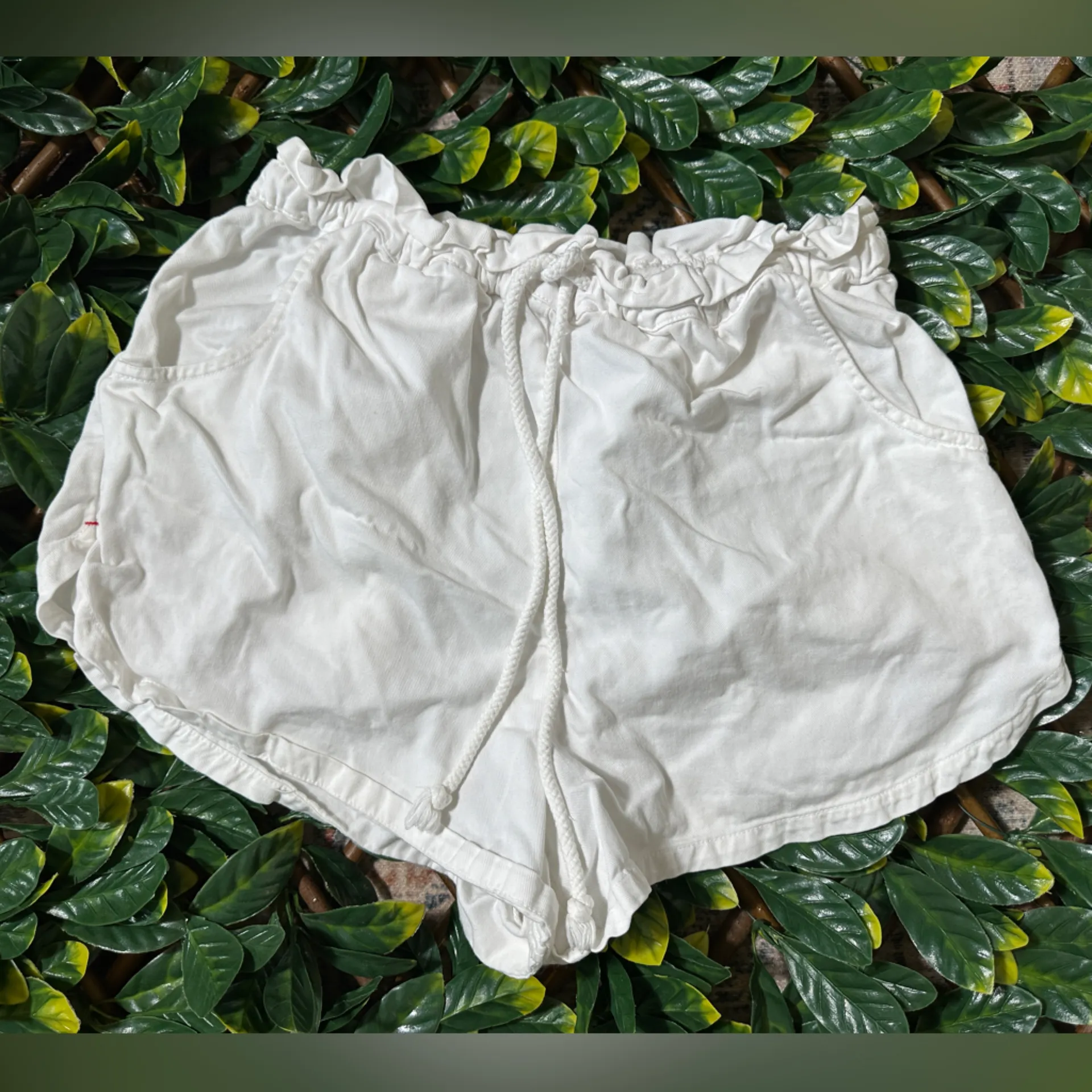 XiRENA White Starla Short Size Small - Image 6