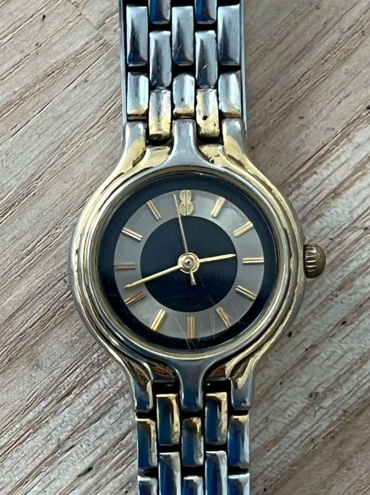 Vintage Ladies Watch Black Silver Dial Gold/Stainless Bracelet - Image 2