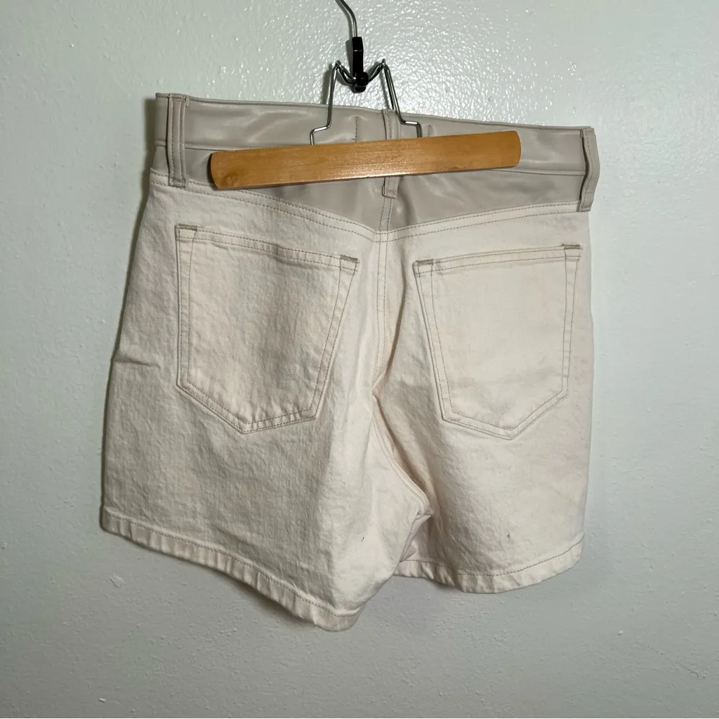 Abercrombie & Fitch The Dad Short High Rise White Faux Leather Denim 27/4 - Image 7