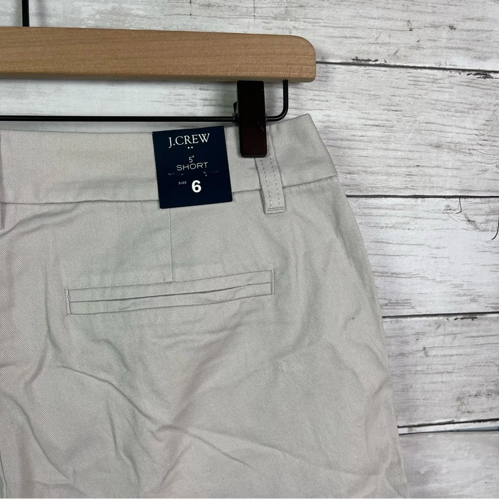 J Crew Factory Classic Chino 5” Shorts Size 6 - Image 3