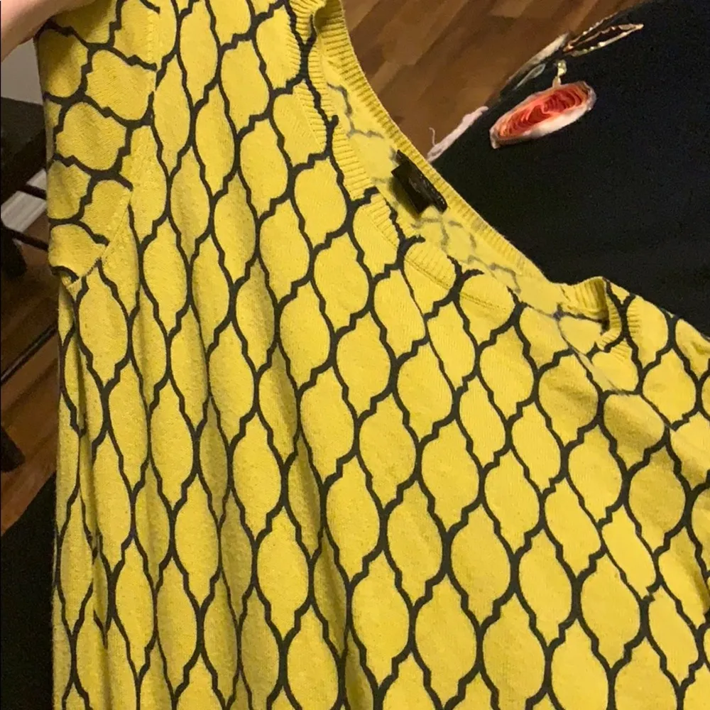 Yellow sweater - Image 7