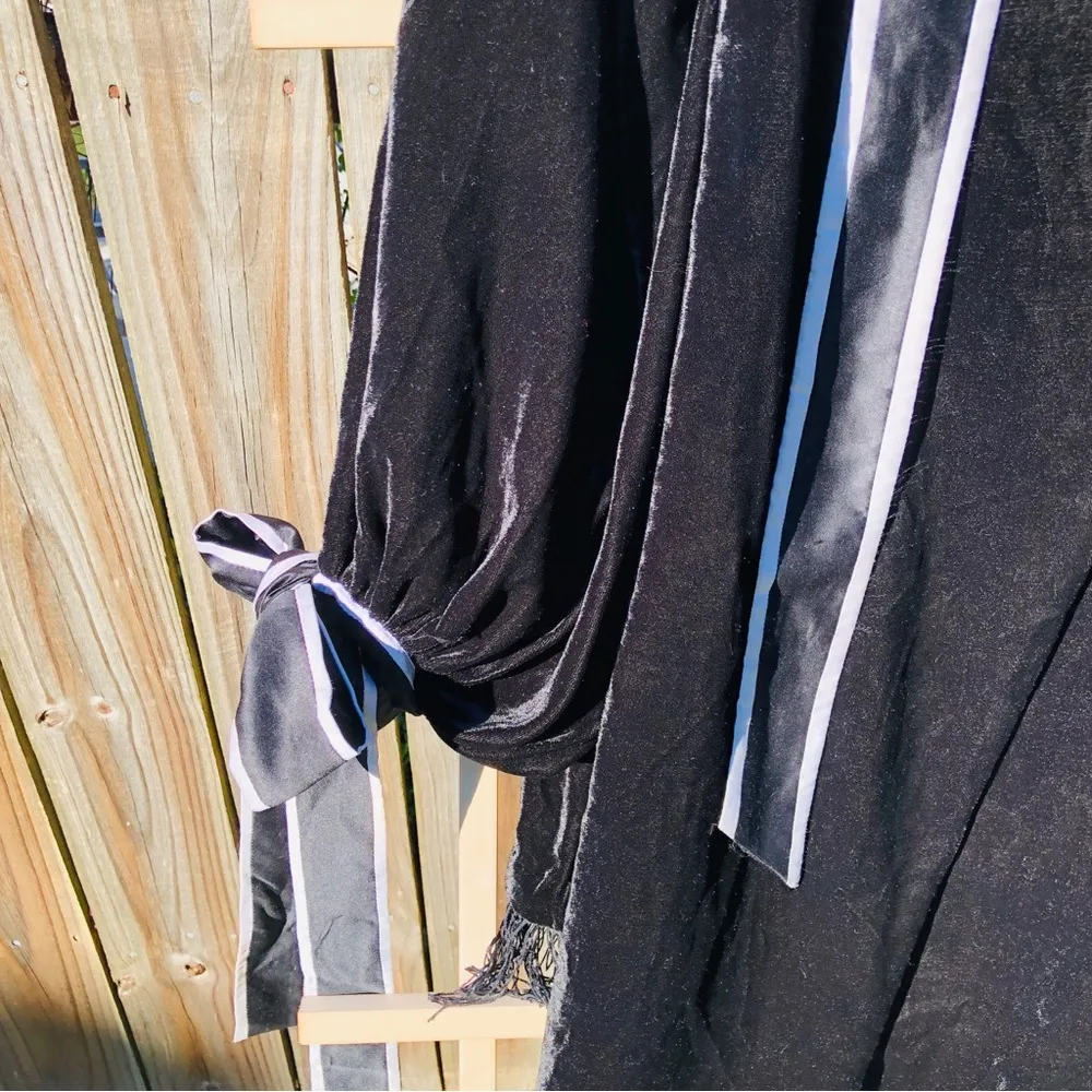 Silly soft Velvet Embroidered.Pearls Puff Sleeves Tunic - Image 10