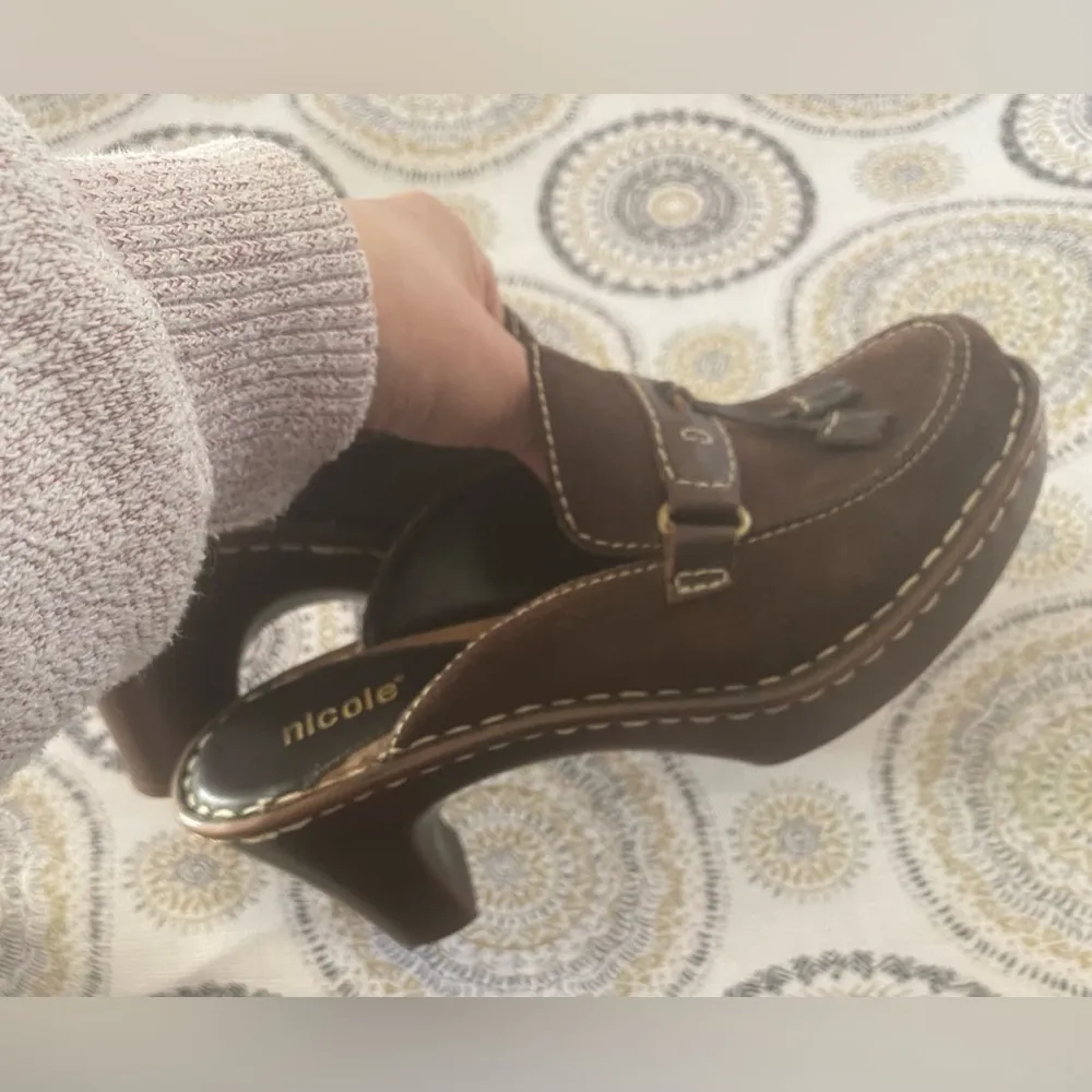 Vtg Nicole Womens 6M Brown Markie Suede Chunky Clogs Mules Tassel Boho Size 6 - Image 11