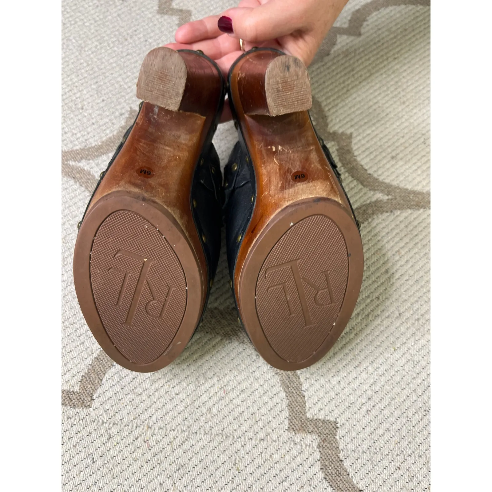 Vintage Lauren Ralph Lauren Leather Wood studded slip on closed toe Mules,size 6 Black - Image 10