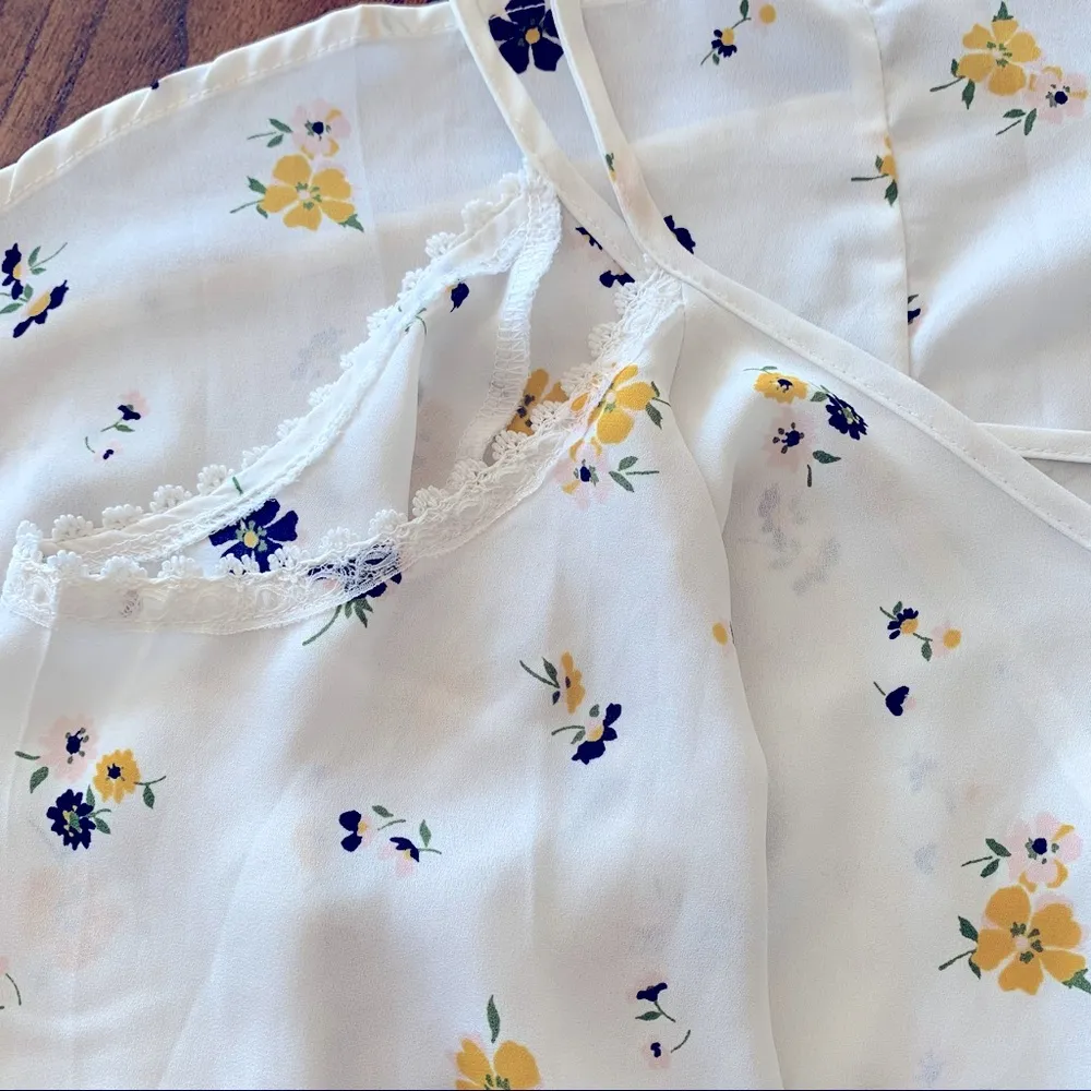 Sienna Sky Floral Cold Shoulder Lace Trim Semi Sheer Blouse Top M - Image 10