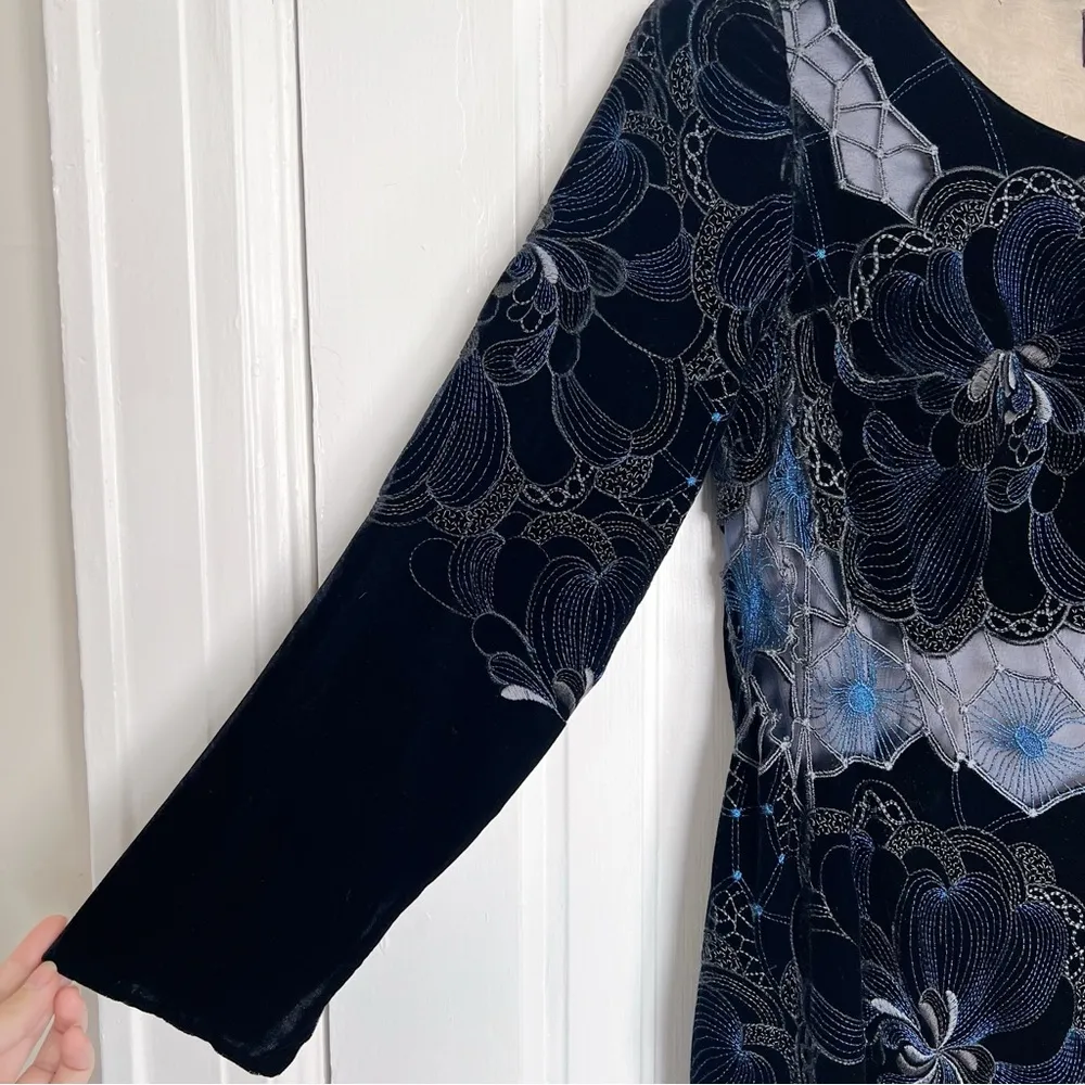 Lourdes Chavez • couture embroidered silk velvet gown floral black blue formal Size 10 - Image 6