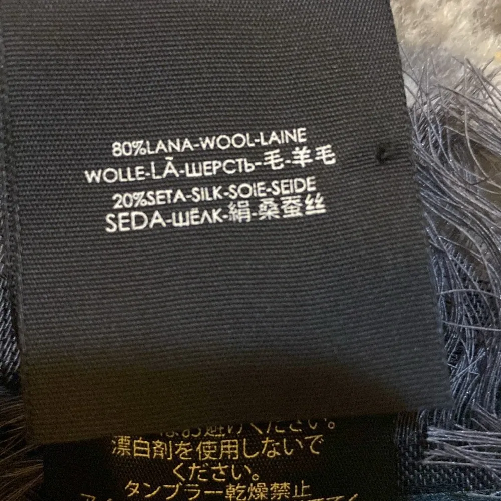 Gucci Shawl Surviee 140X140 80% wool 20% silk Scarf - Image 7