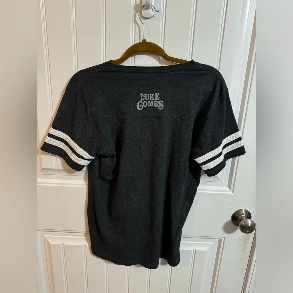 Luke Combs Bootleggers Graphic Tee in Dark Gray Size M - Image 4