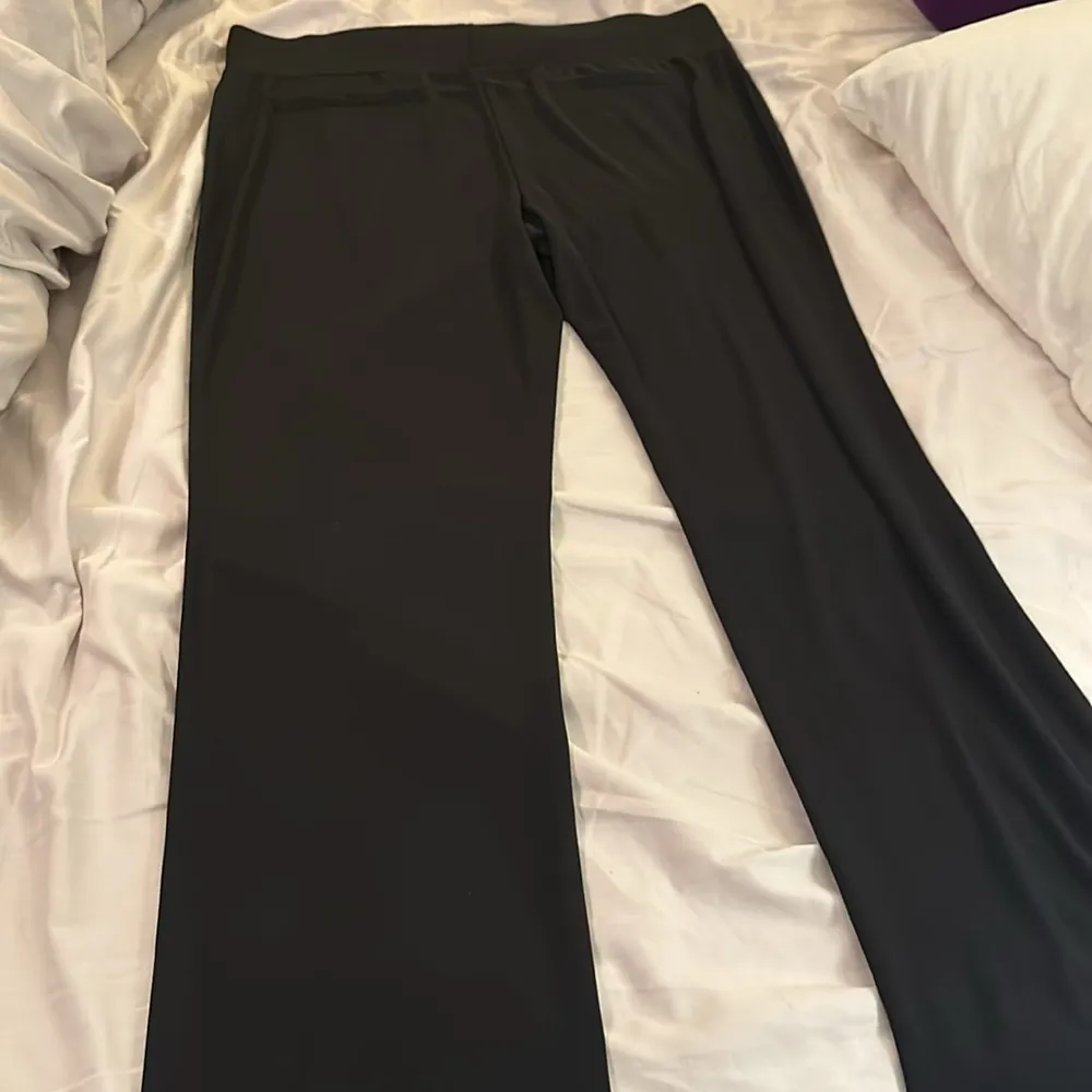 Dana Buchman L black jersey pants flattering flat front back pocket nwot - Image 6