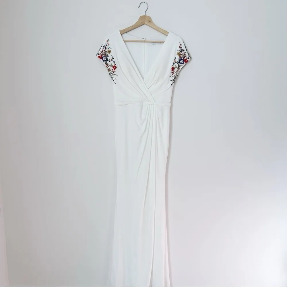 NEW Mac Duggal Women’s Beaded Cap-Sleeve Jersey Gown White Size 4 - Image 10