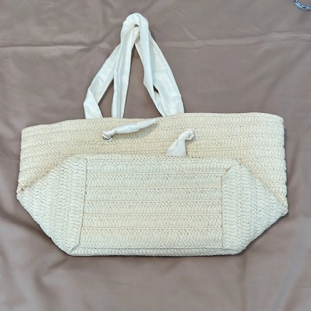 Dezine news inc NWOT straw tote bag with fabric handles 1 small spot on 1 handle - Image 3