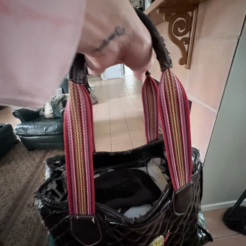 Black Quilted Women's Bag with Multiple Styles and Extra Compartments - Image 10