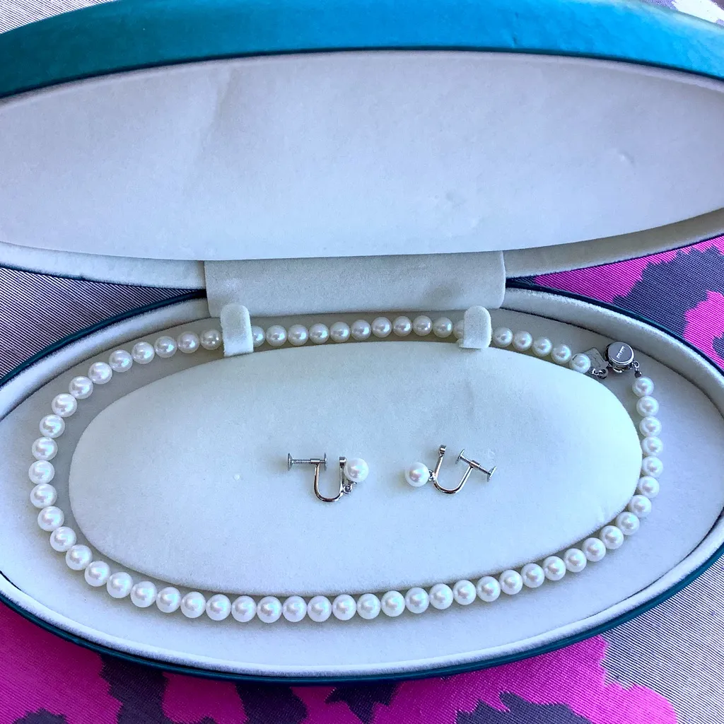 Authentic PEARL necklace + earrings set 🔥🔥 Silver - Image 13