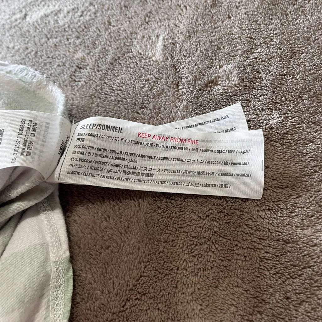 HOLLISTER Sleep Shorts Checkered Pockets Green & White Women’s Sz S EUC - Image 4