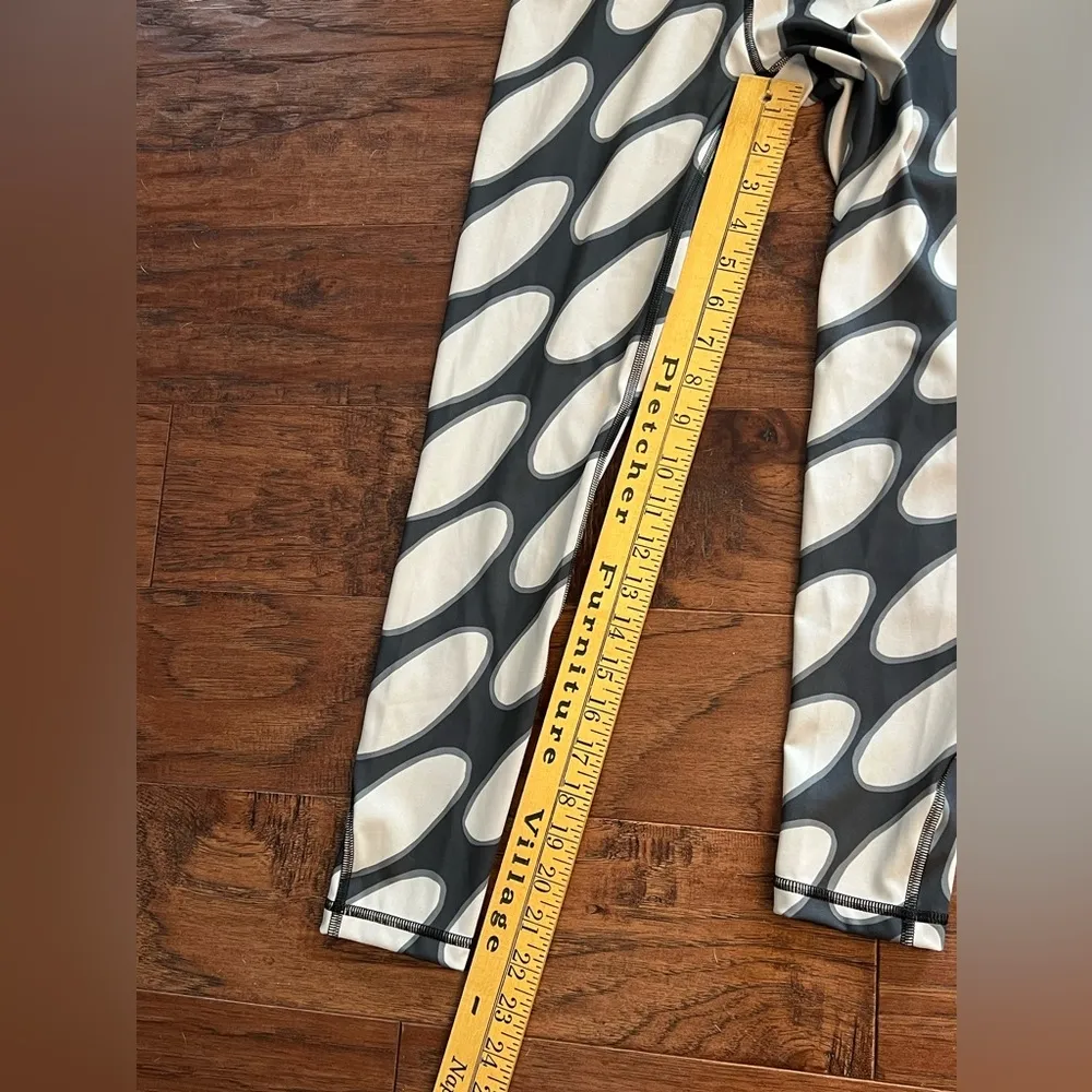 NWT Adidas Tight Fit High Rise 7/8 Leggings XS Black/Light Brown - Image 4