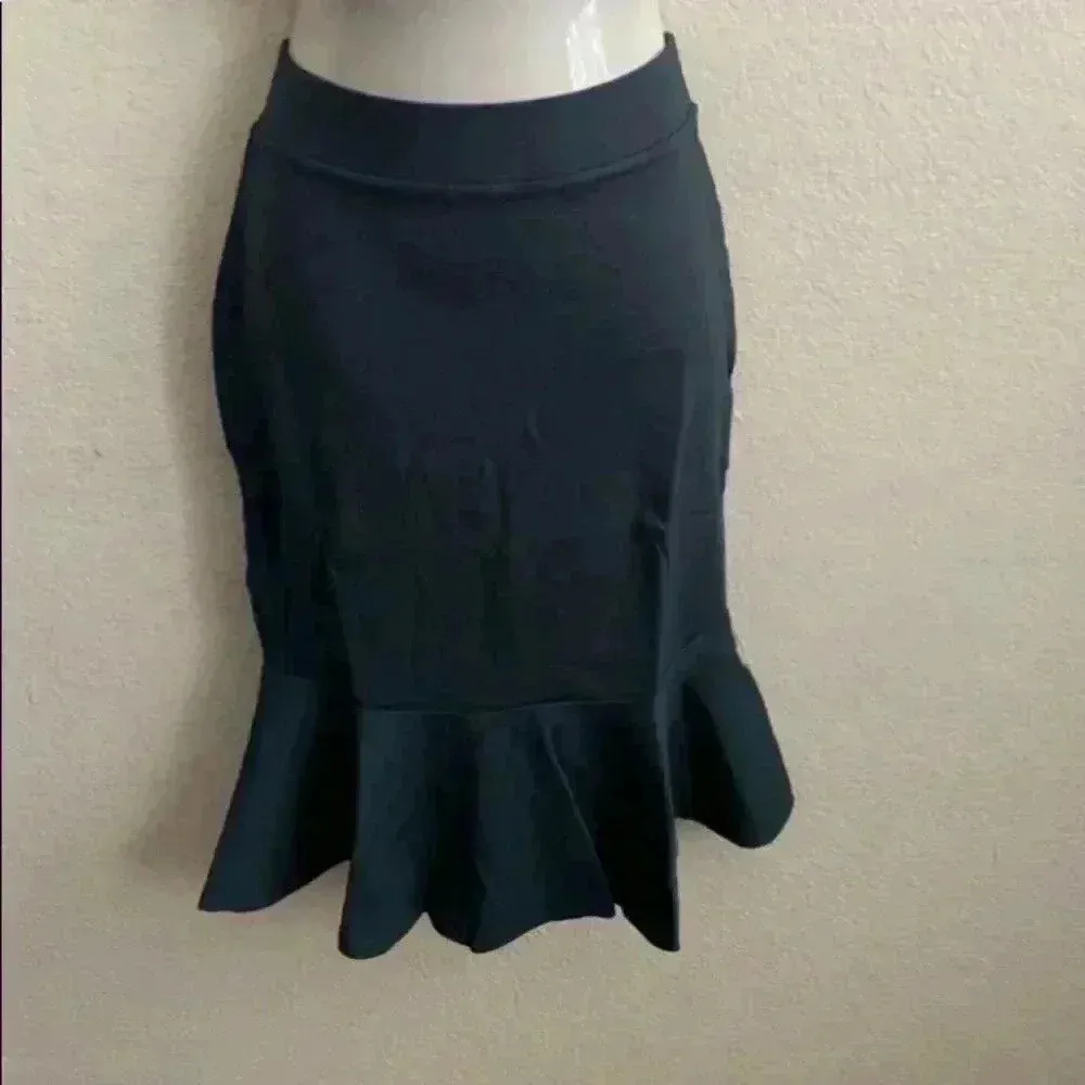 🆕Zenana Outfitters Hunter Green Mermaid-Hem Mid Skirt L🆕 - Image 6