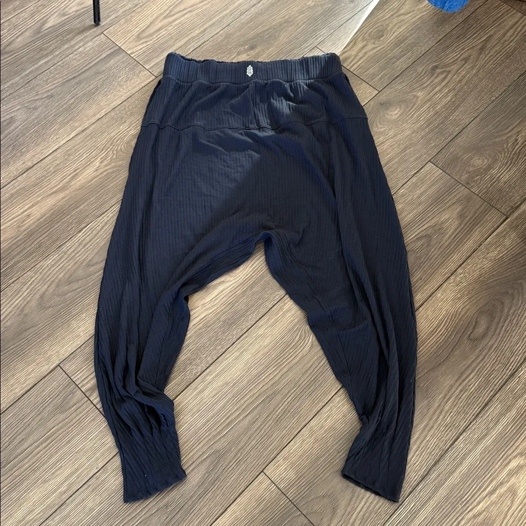 Free people harem drop crotch Black Ribbed Jogger Pants large - Image 4