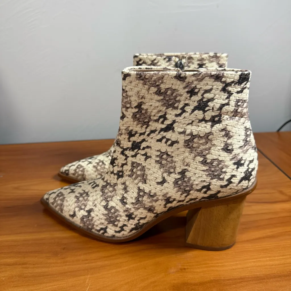 NWOT 1. State Kelte Pointed Toe‎ Ankle Bootie Snake Skin Block Heel Side Zip 7.5 - Image 8