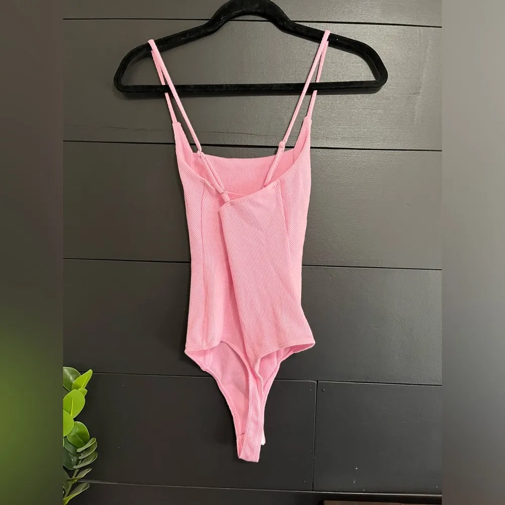 BLUE BLUSH Soft Ribbed One Piece Bodysuit Adjustable Straps Tank Top Sz S NWOT - Image 5