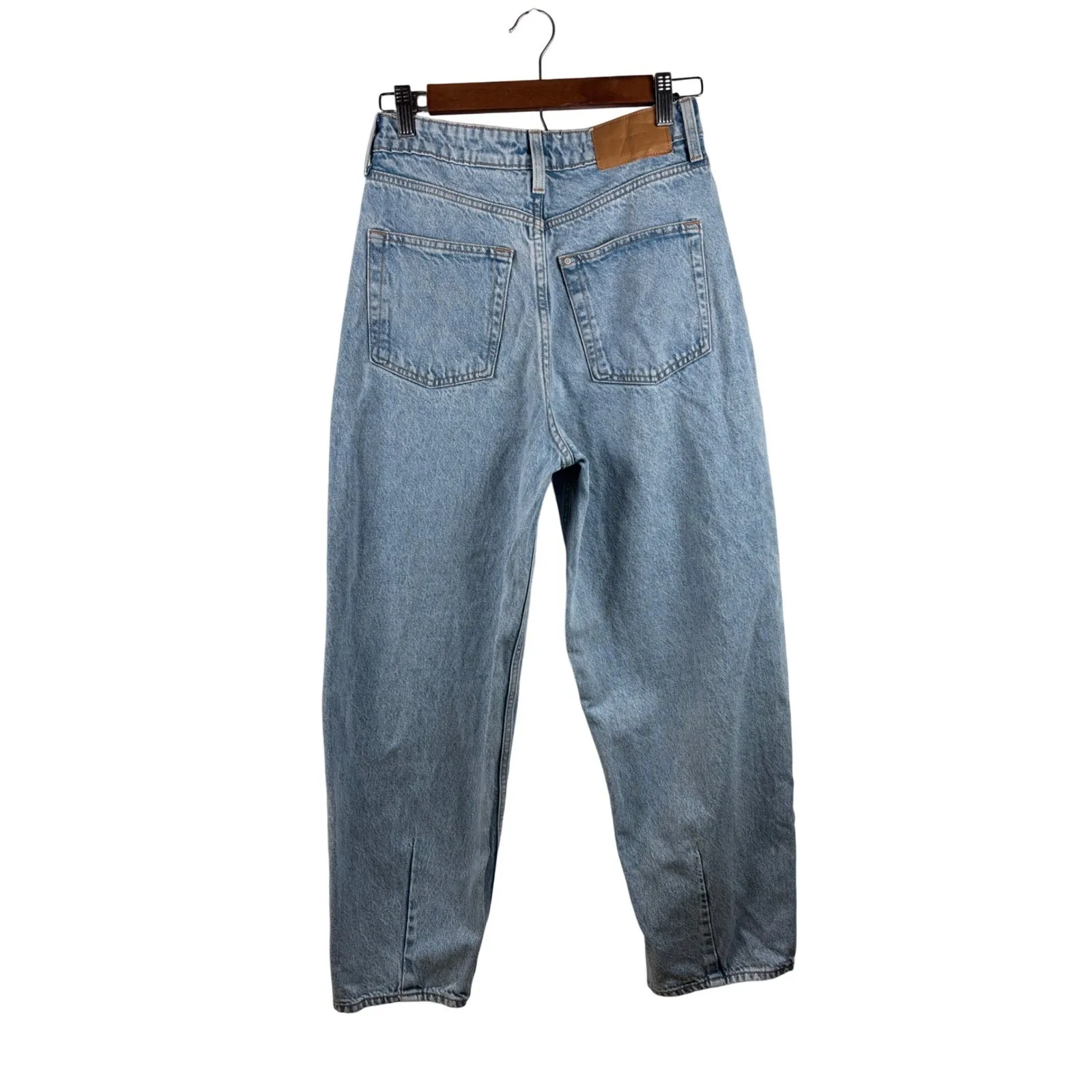 H&M &Denim Barrel Jeans Women's Size 2 Light‎ Wash Loose Fit High Waist Denim - Image 4