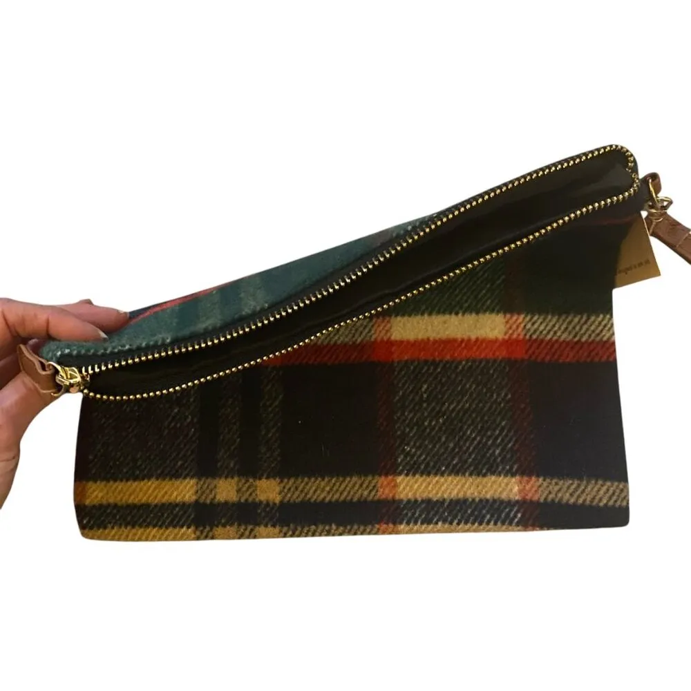 women's green and red plaid flannel wristlet bag clutch purse - Image 4