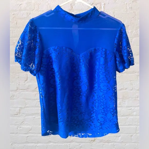 Lily White Royal Blue Lace blouse Size Medium EUC - Image 2