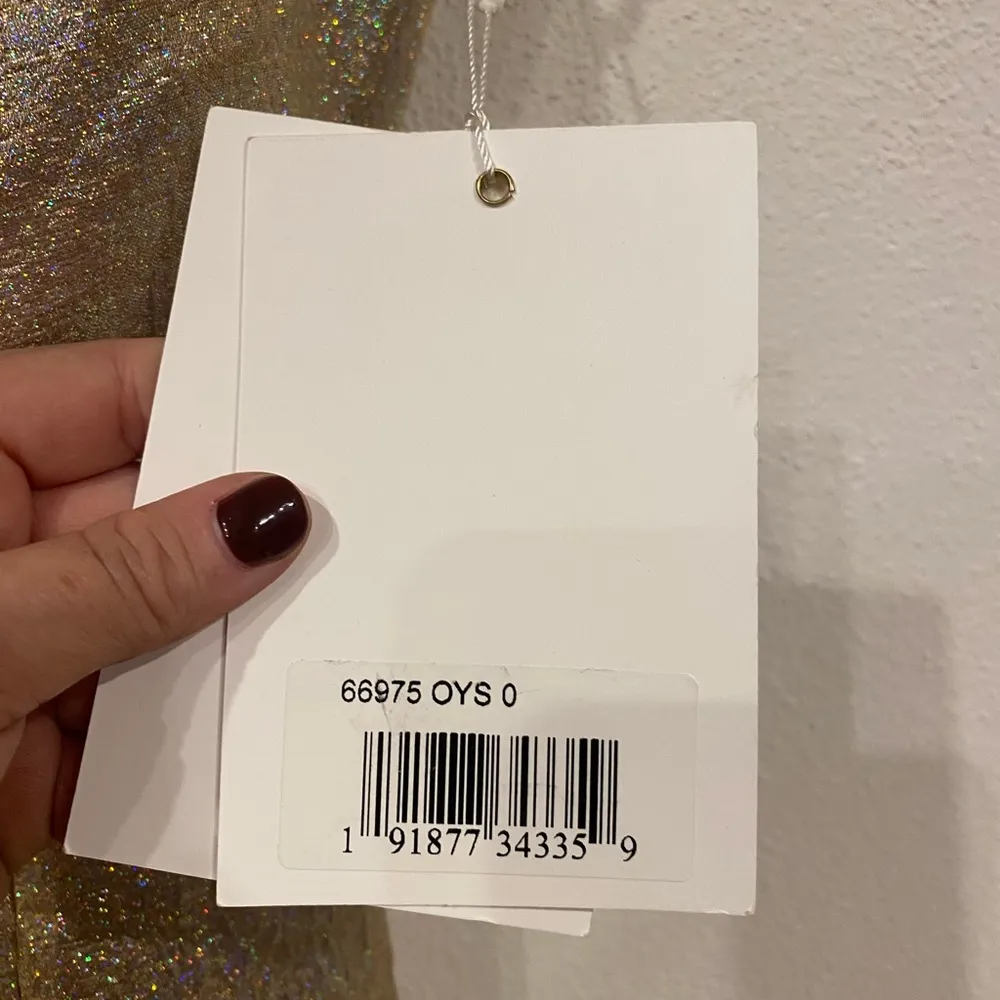 NWT  Asymmetric Metallic Ruffle Gown Size 0 - Image 3