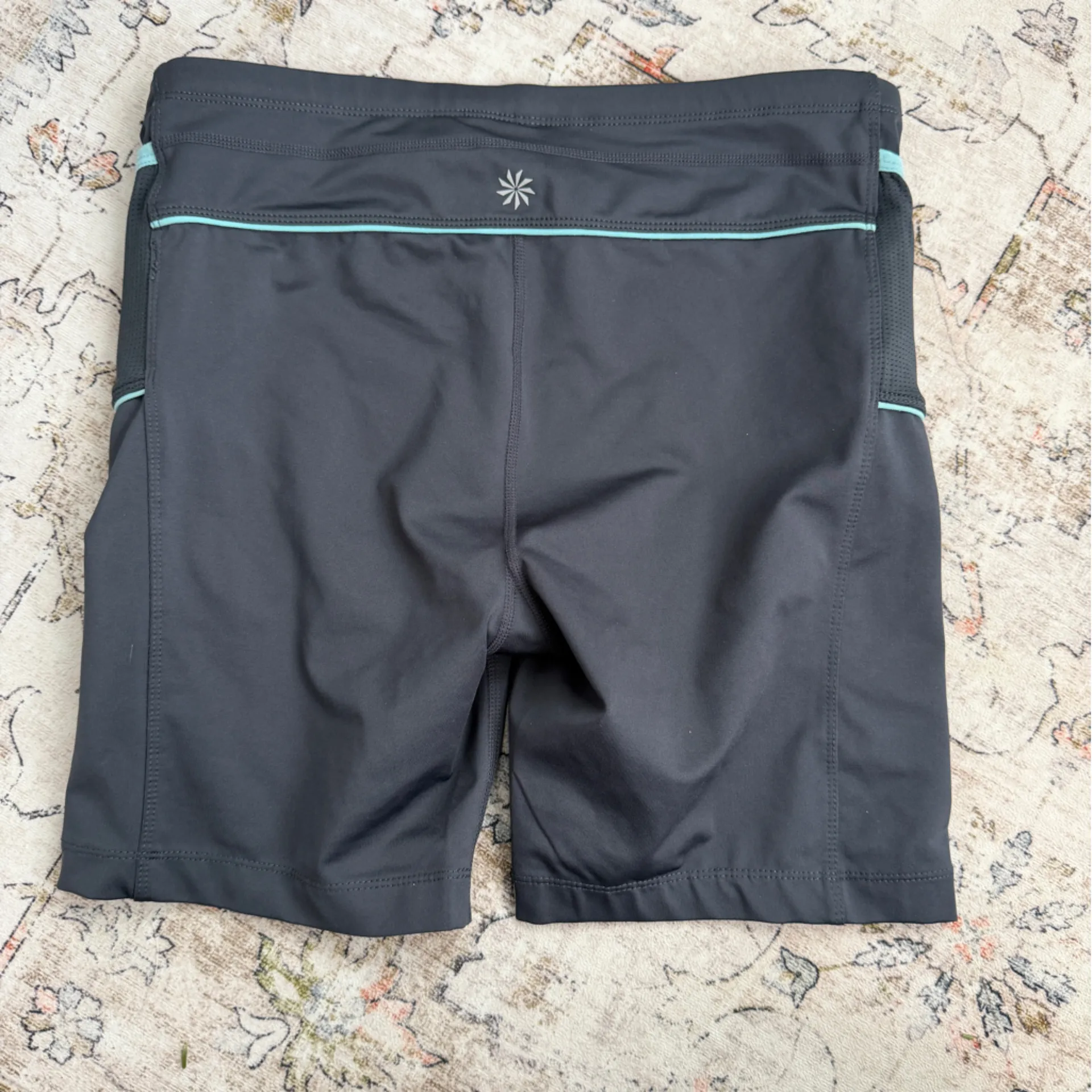Athleta Gray Presto Athletic Bike Shorts - Image 5