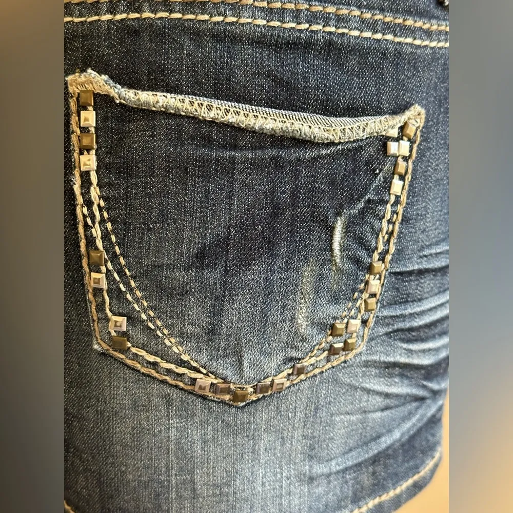 Almost Famous Vintage Denim Dark Blue Embellished Studded Ripped Mini Skirt Sz 7 - Image 5