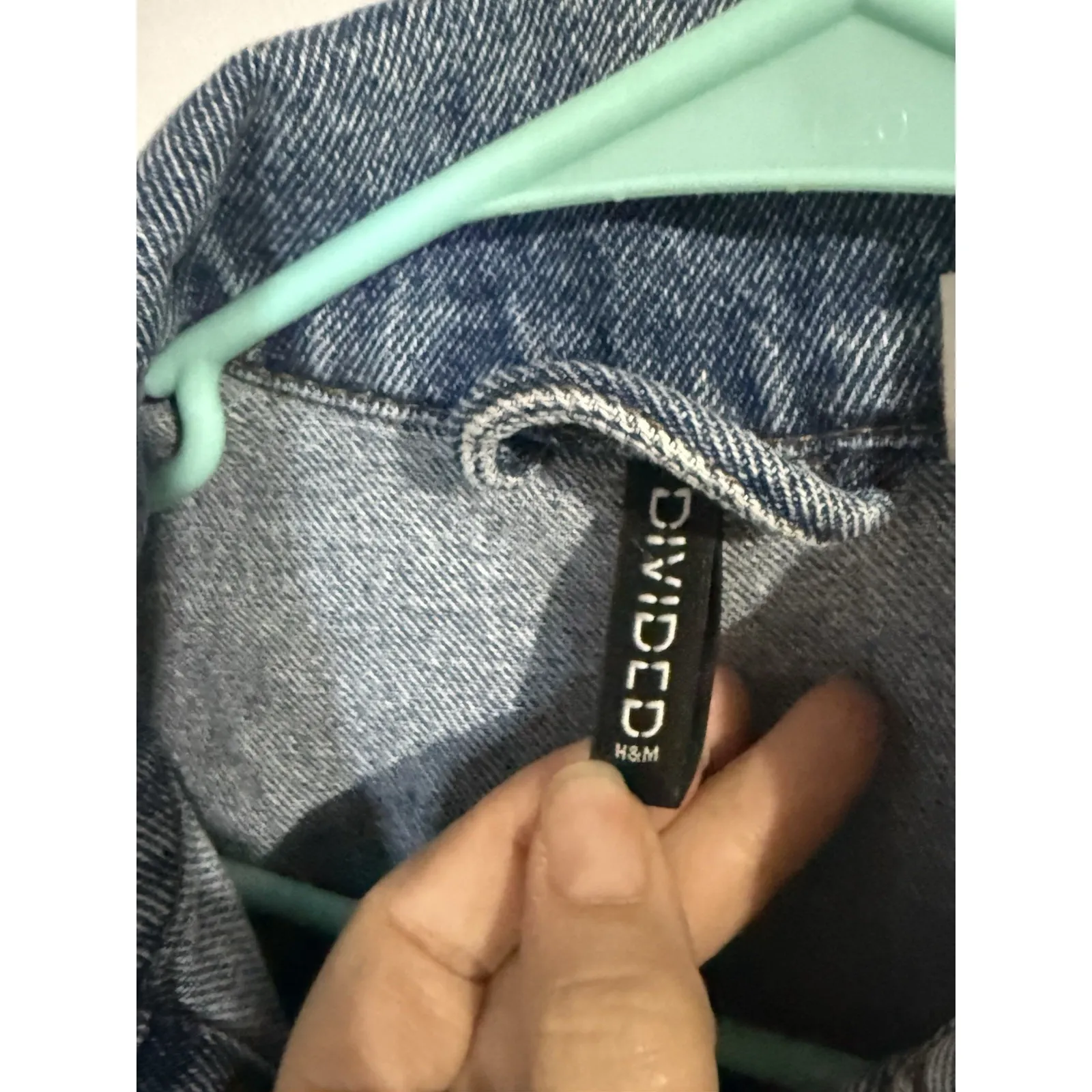 H&M Jean Jacket Womens Size XS Long Sleeve Medium Wash Blue Denim Jacket - Image 3