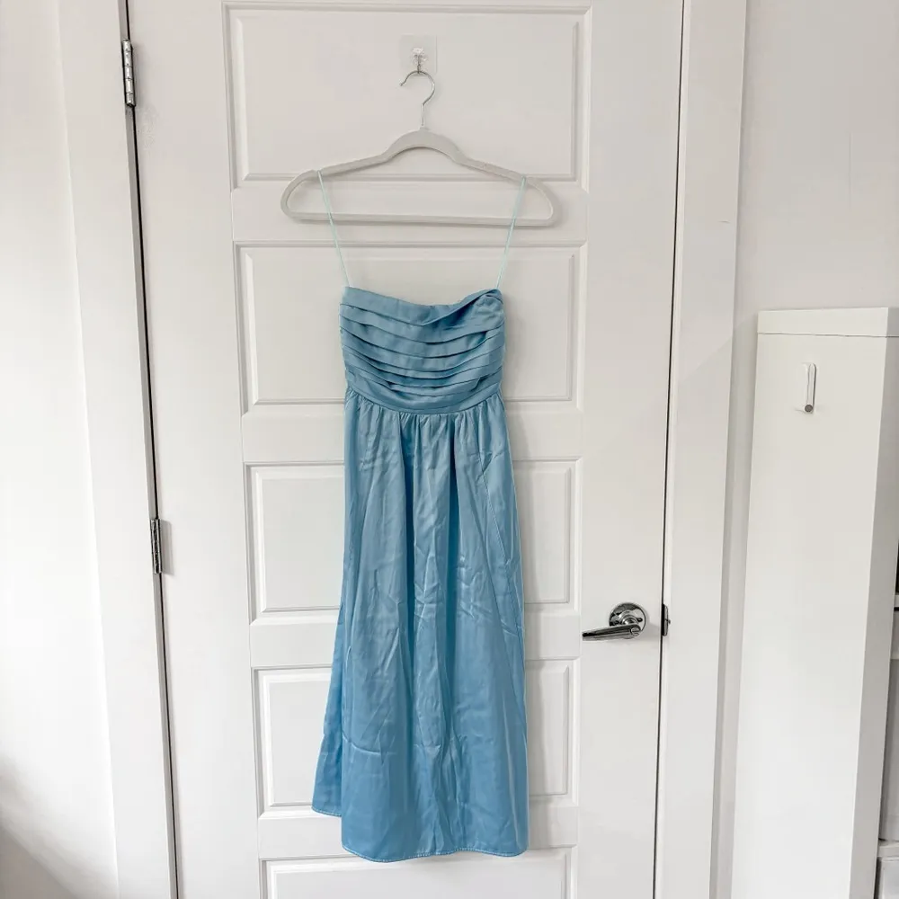 NEW Abercrombie & Fitch Satin Emerson Ruched Strapless Midi Dress - Image 5