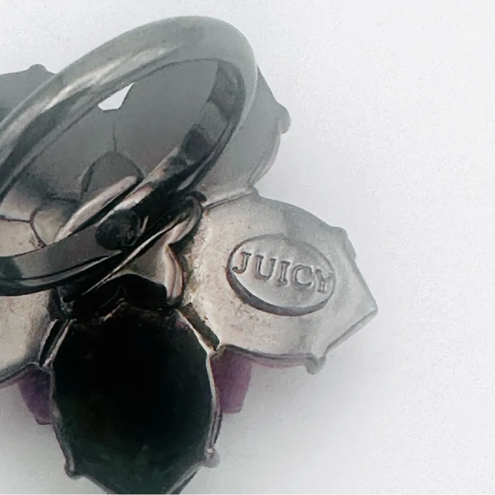 Juicy Couture Mother of Pearl Flower Ring - Image 15