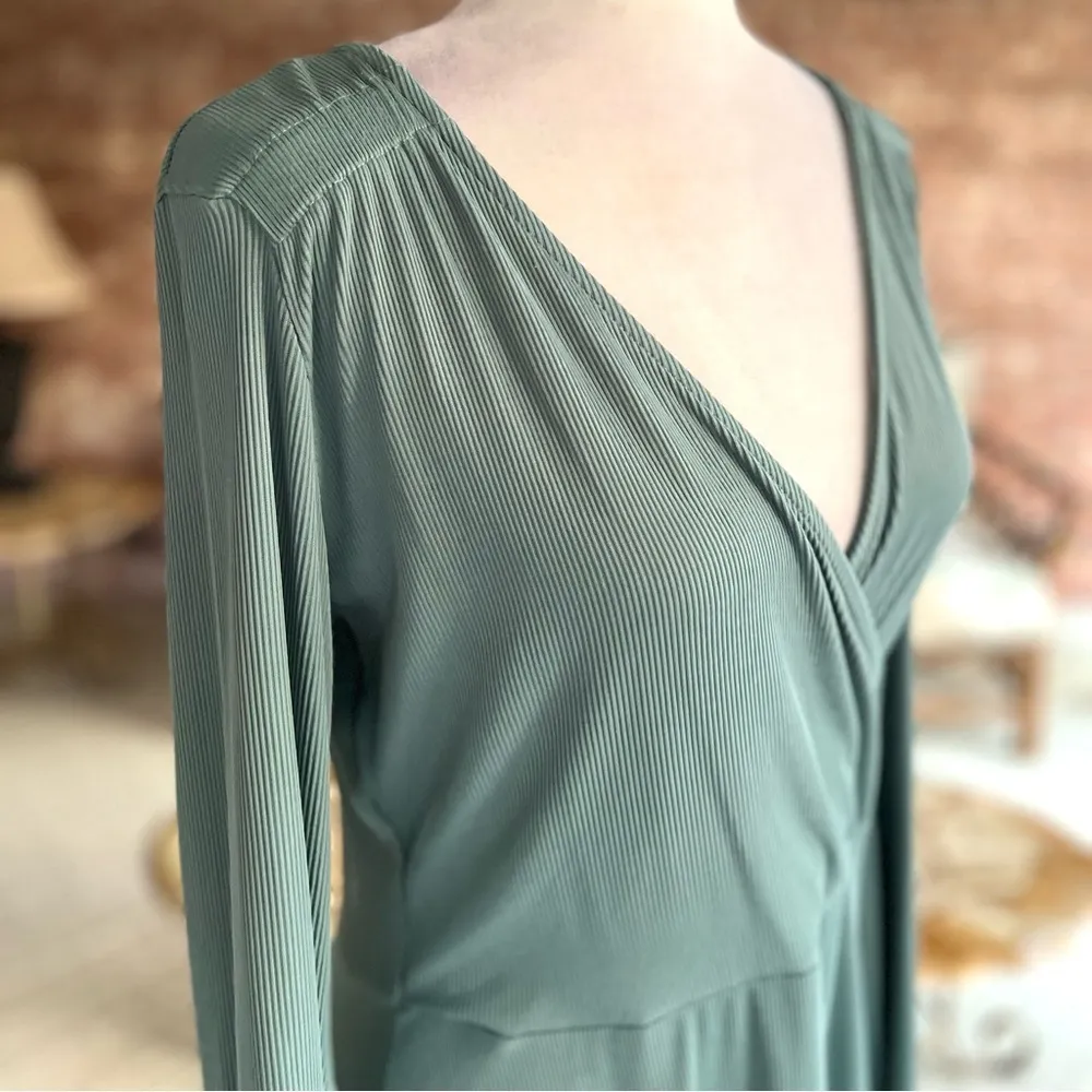 TopShop Dress Sage Green Skater Ribbed Knit Skater Long Sleeve V-Neck 10 Casual - Image 13