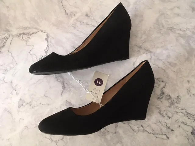 Black Wedge Heels, Size 11 - Image 5