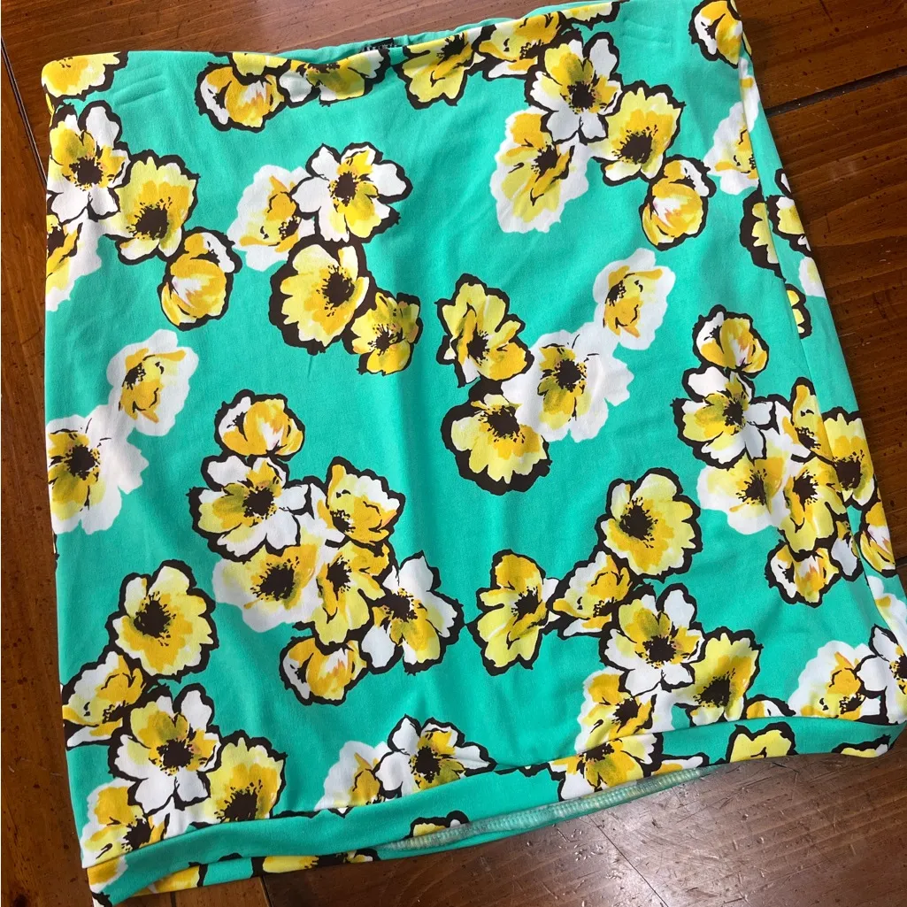 The Limited Green and Yellow Pencil Top Mini Resort Wear - Image 6