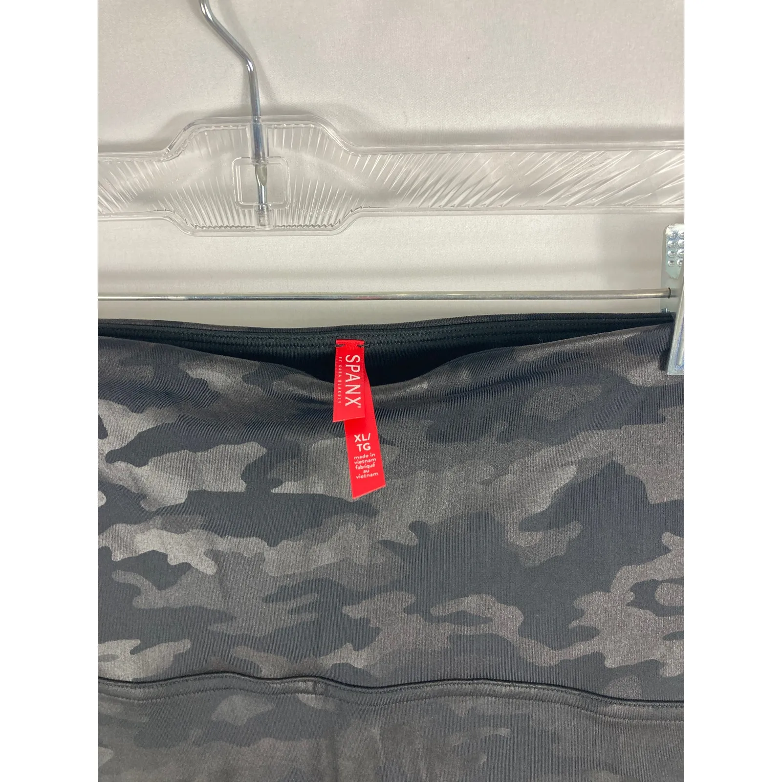 SPANX Black Camo Leggings Size XL - Image 5