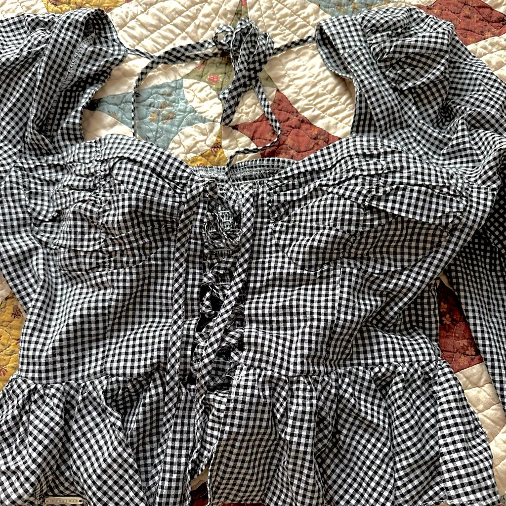 SHEIN Black and White Gingham Puff Sleeve Blouse - Image 2