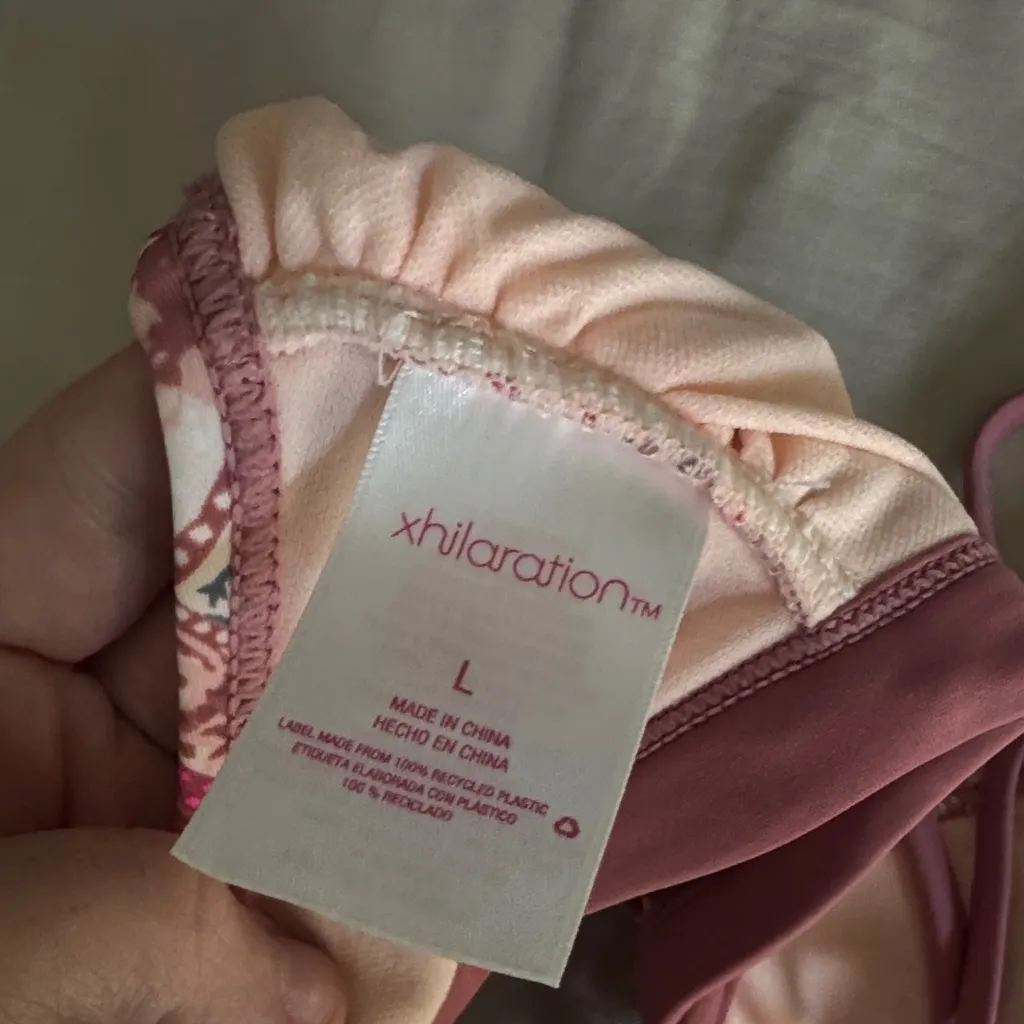 Xhilaration Pink and White Patterned Bikini Top / J4 - Image 3