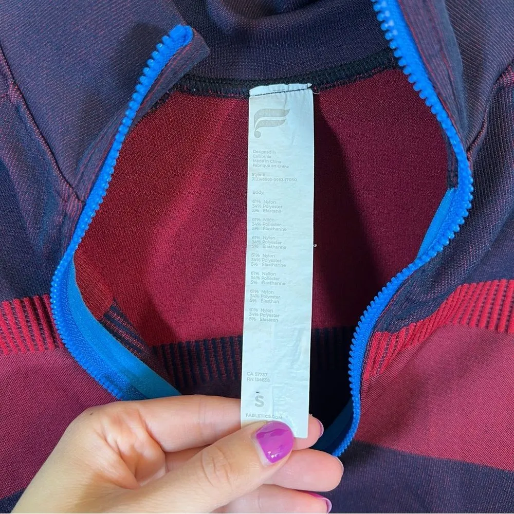 Fabletics Tory Cropped Seamless Jacket in Deep Navy / Haute Red / Lake Small - Image 5