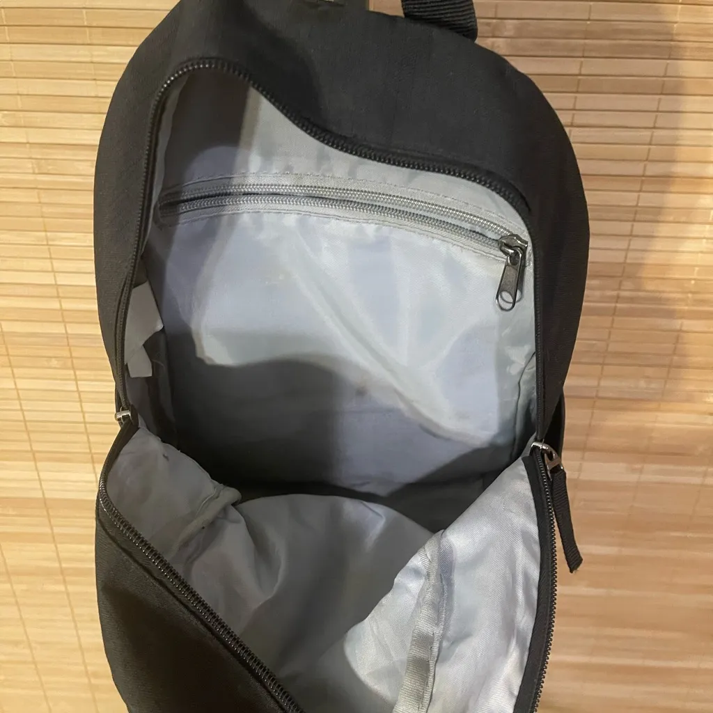 Gymshark  mini backpack bag adjustable straps - Image 7