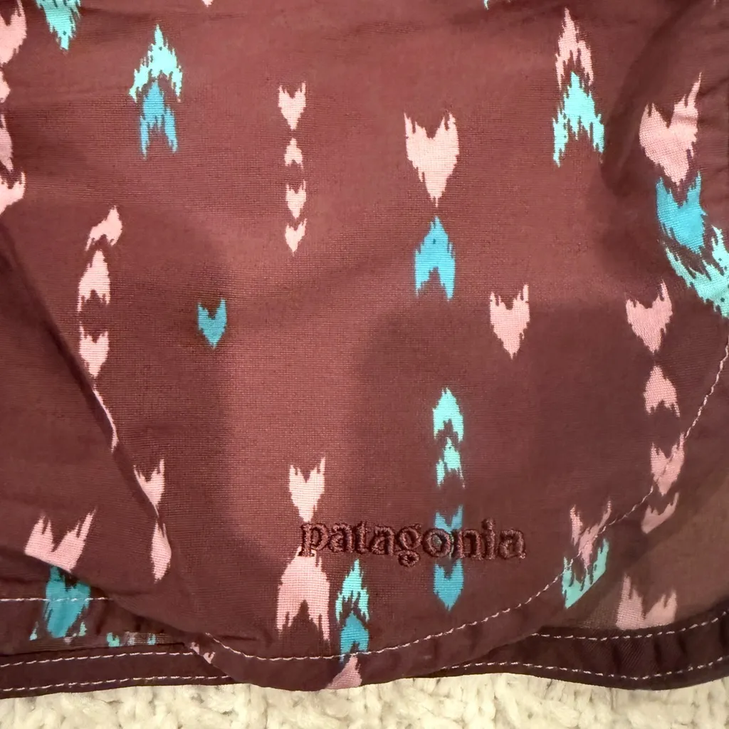 Patagonia Women’s size 12 Maroon and Teal Patterned Shorts - Image 6