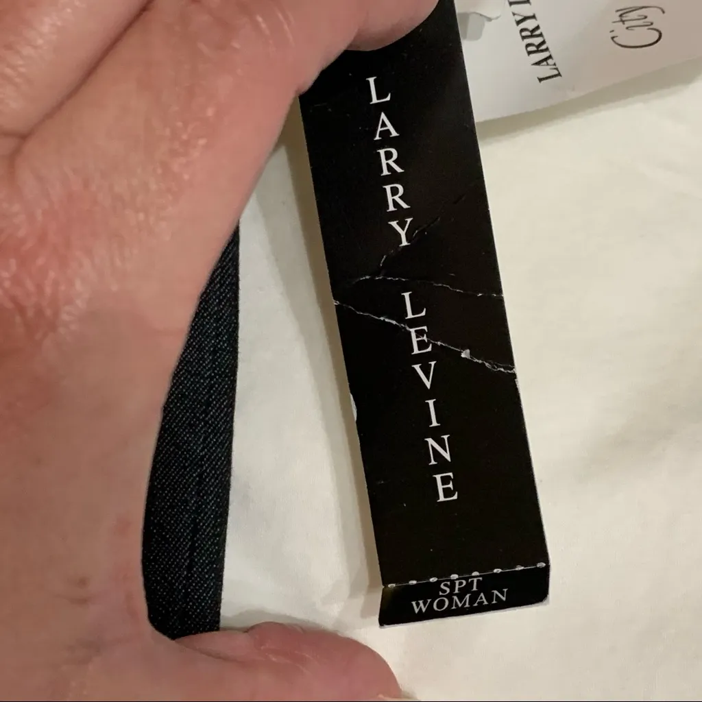 Larry Levine Woman SPT Stretch Black City Shorts 24W New - Image 10