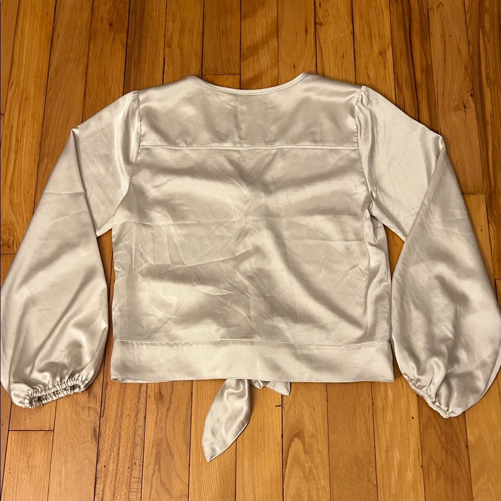 Abercrombie Cream/Beige Satin Top - Image 2