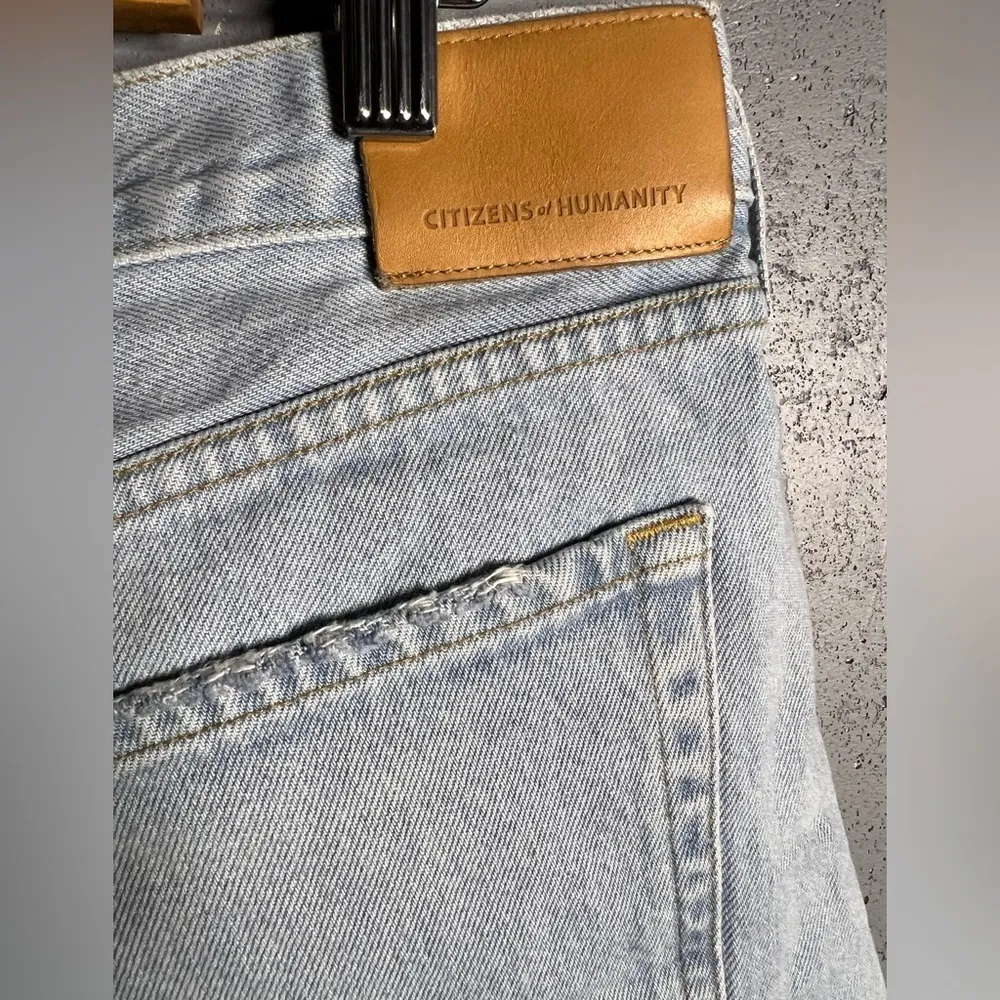 Citizens of Humanity Frieda Distressed Denim Shorts - Organic Cotton.  Size 31 - Image 7