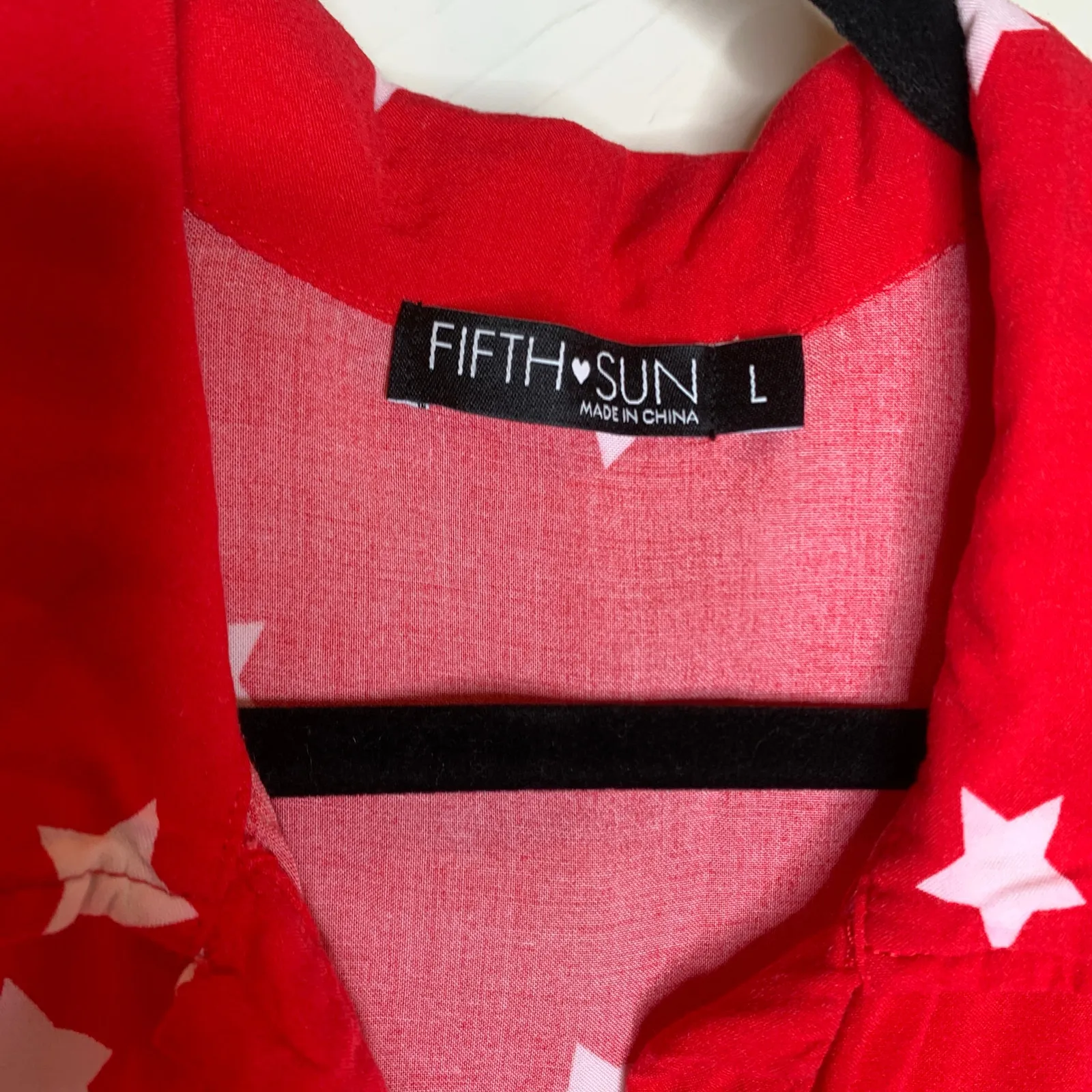 Fifth Sun Red Stars Button Up Sleeveless Top Size Large - Image 7