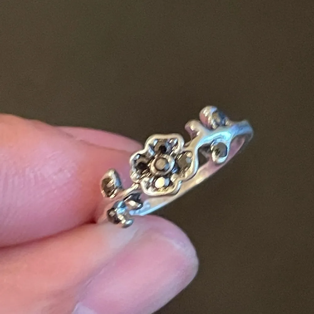 Onyx  stone S925 silver rose ring size 6.5 - Image 5