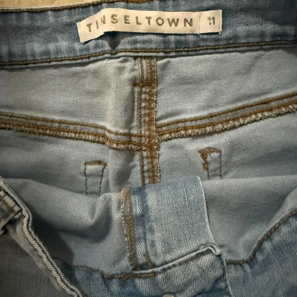 Tinseltown High Rise Ankle Cropped Skinny Jeans in light blue in size 11 - Image 3