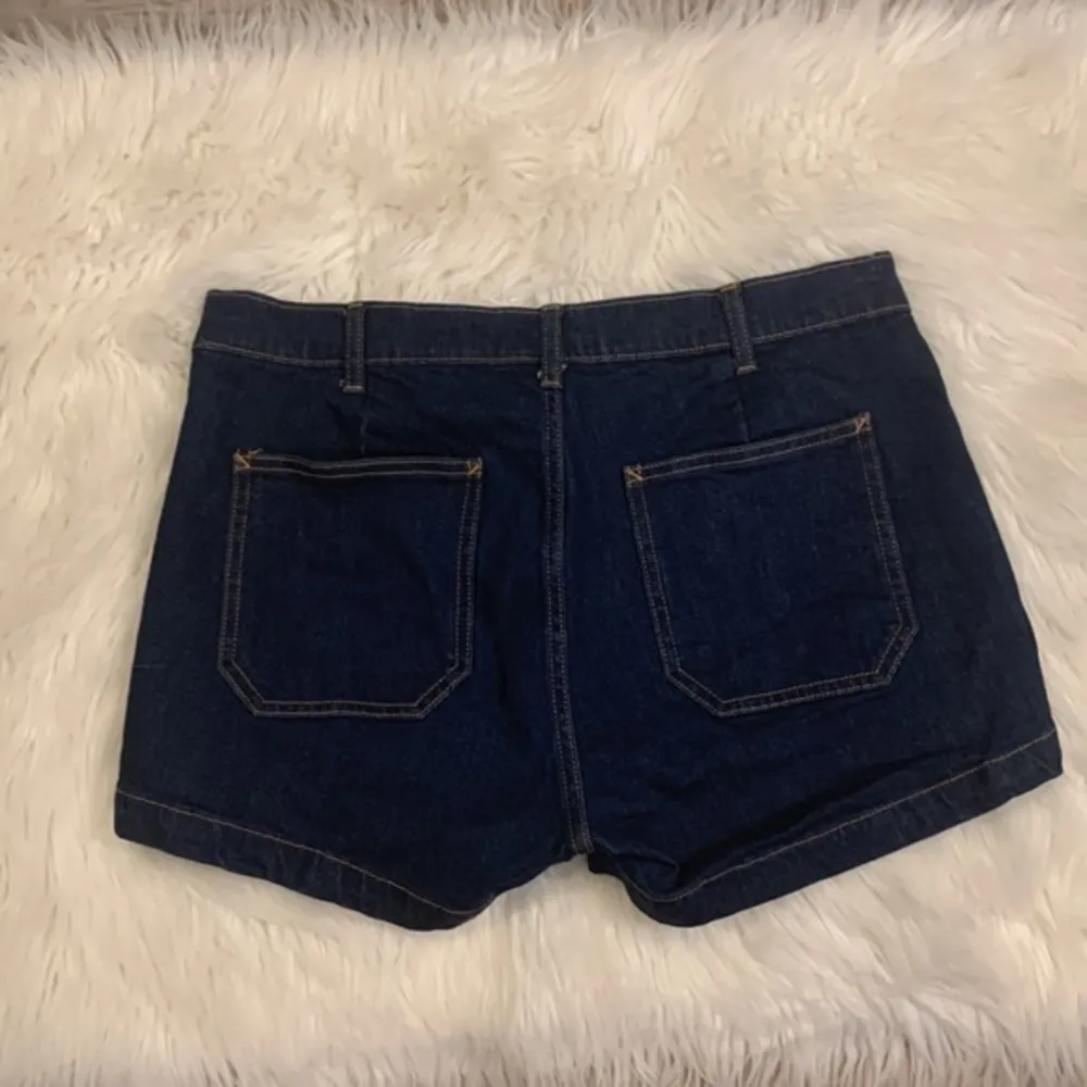 Gap patch pocket denim shorts 31 - Image 8